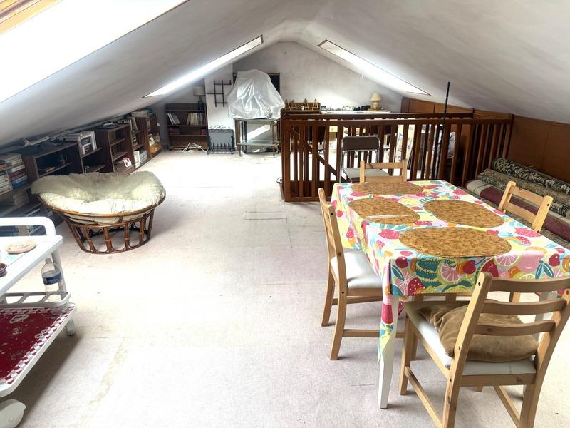 Maison - 89 m² - 7 pièces