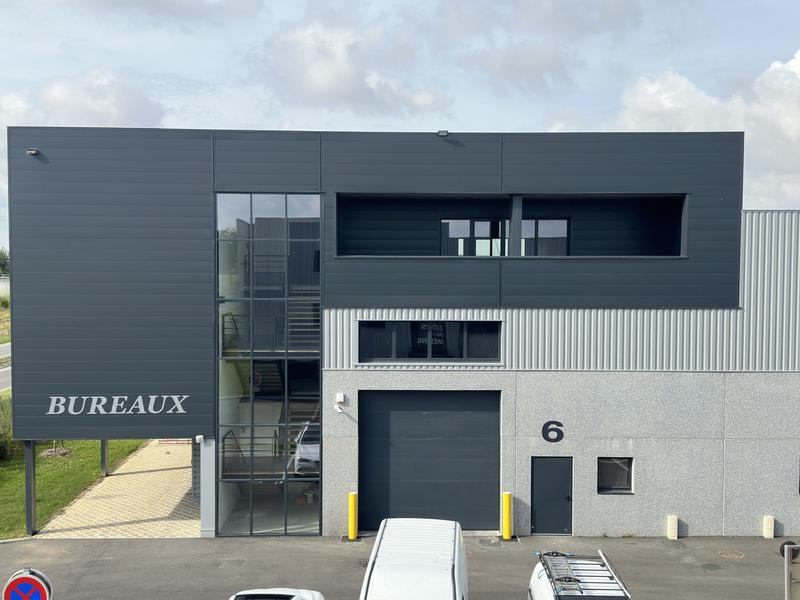 Local d'activités - 300 m² - 1 pièce