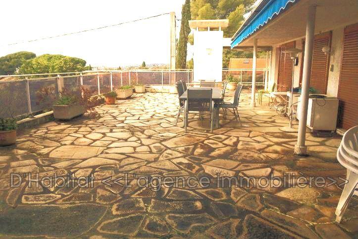 Villa - 264 m² - 6 pièces