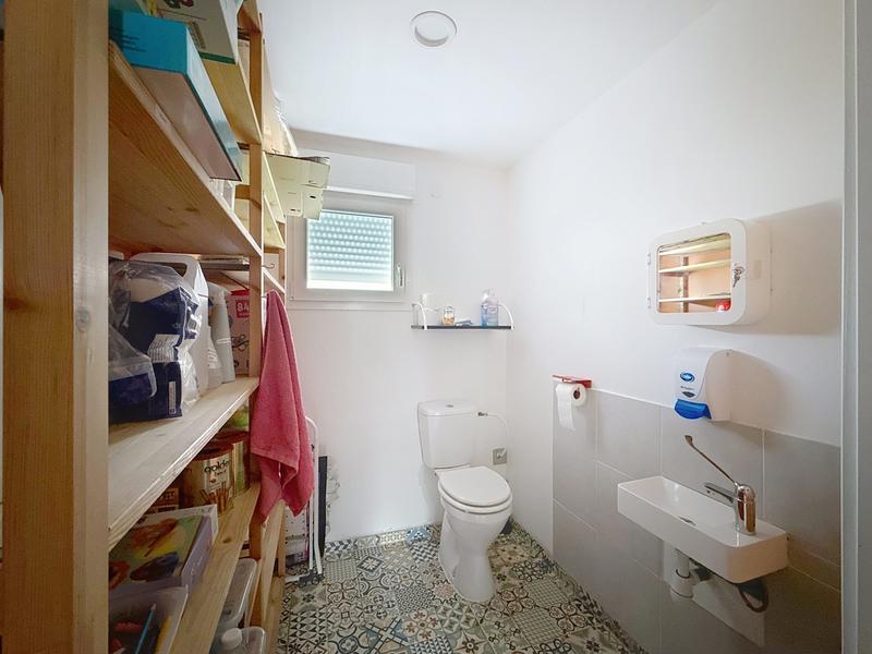 Local d'activités - 210 m² - 6 pièces