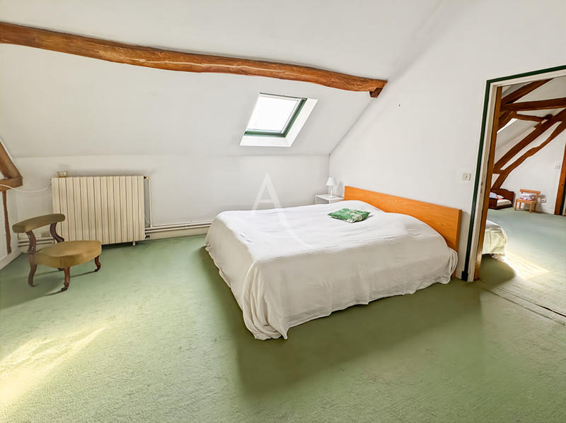 Maison - 261 m² - 11 pièces