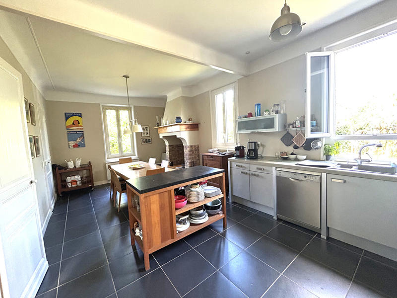 Maison - 140 m² - 5 pièces