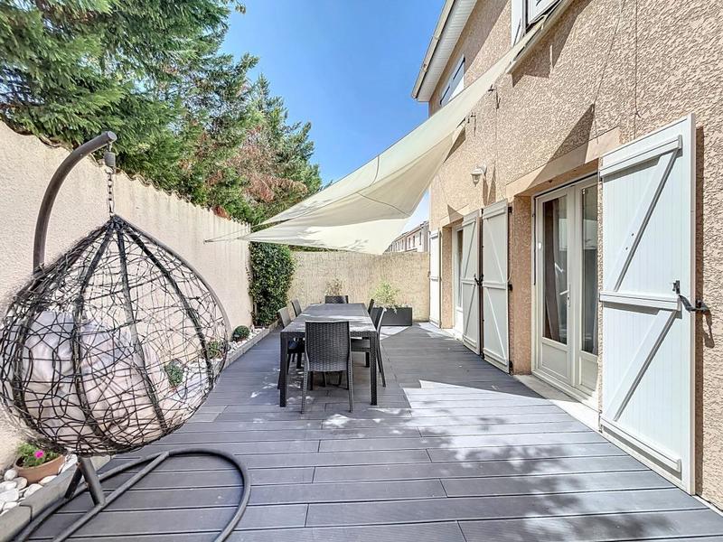 Maison - 105 m² - 5 pièces