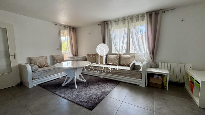 Appartement - 79 m² - 4 pièces