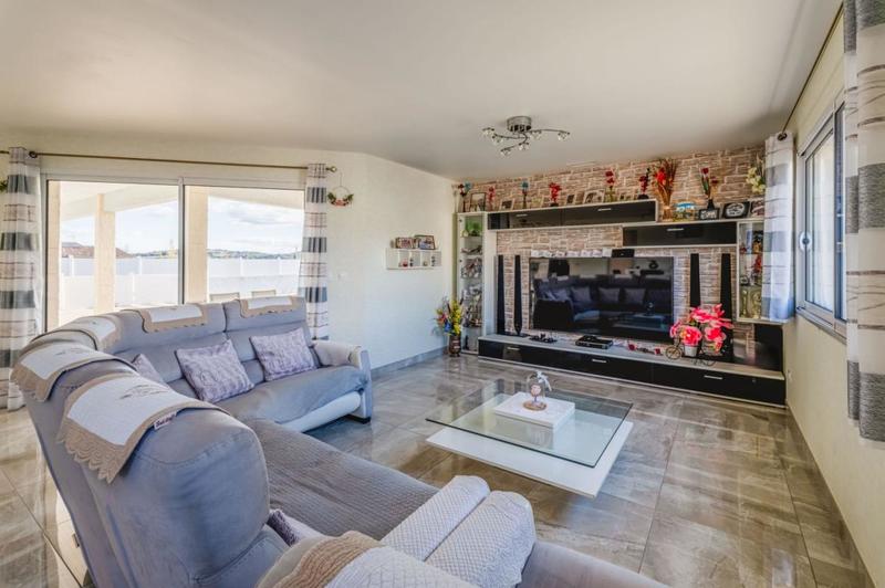 Villa - 203 m² - 7 pièces