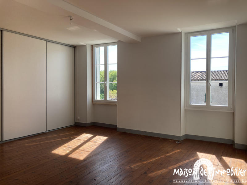 Maison - 220 m² - 5 pièces