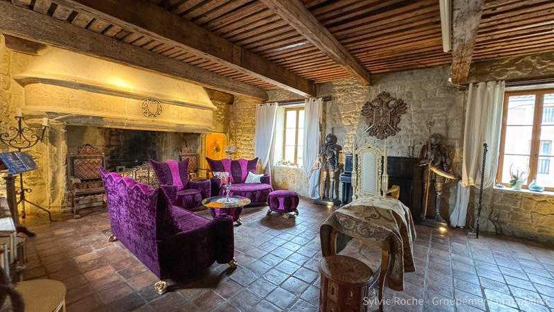 Propriété - 402 m² - 8 pièces