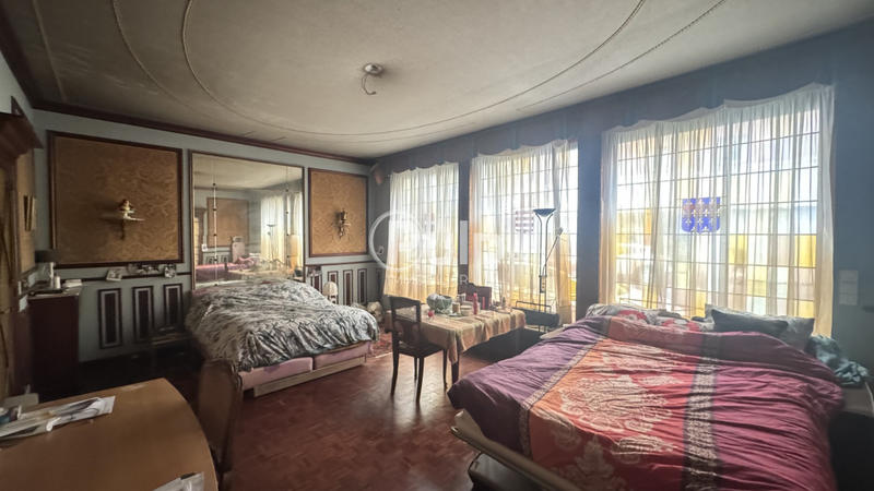 Maison de ville - 238 m² - 11 pièces