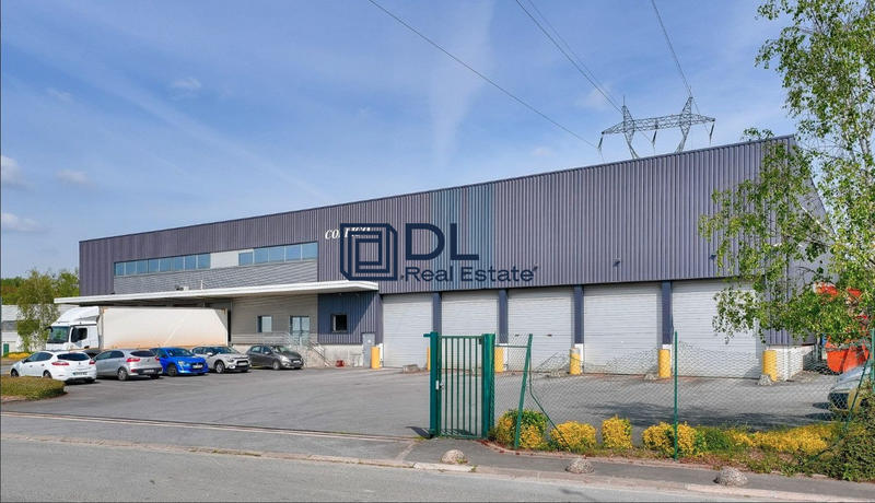 Entrepôt - 3 668 m²