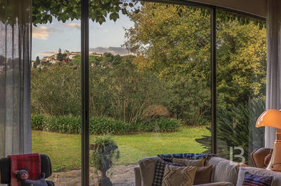 Maison - 250 m² - 7 pièces