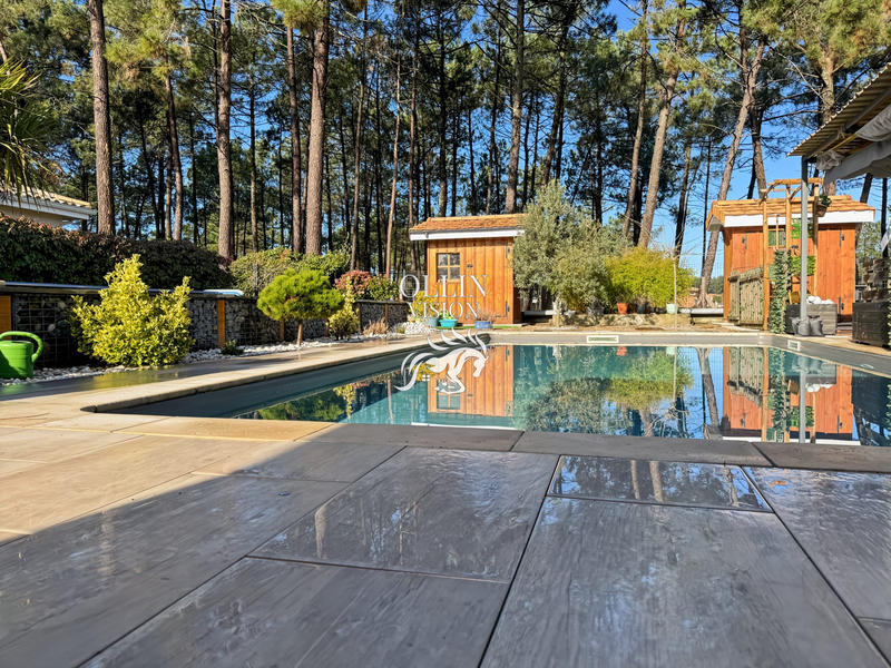 Villa - 168 m² - 8 pièces