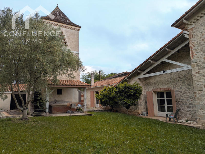 Maison en pierre - 250 m² - 7 pièces