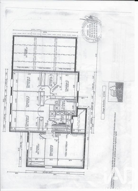 Maison - 242 m² - 10 pièces