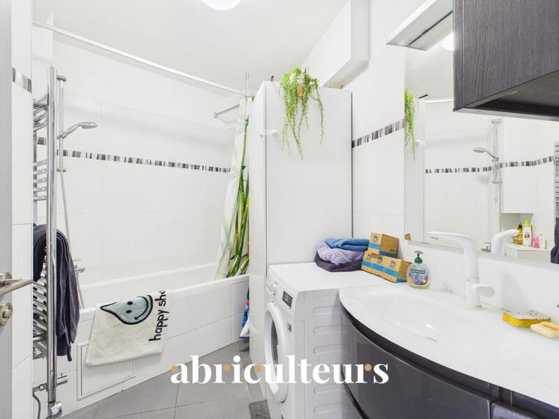 Appartement ancien - 90 m² - 4 pièces