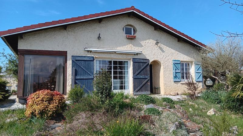 Maison traditionnelle - 153 m² - 6 pièces