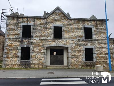 Maison - 250 m² - 10 pièces