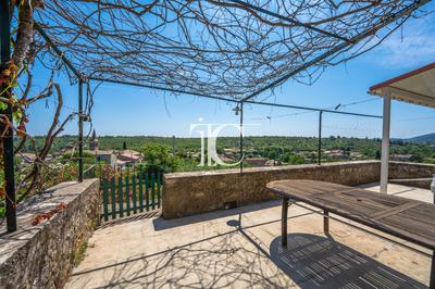 Maison - 85 m² - 5 pièces