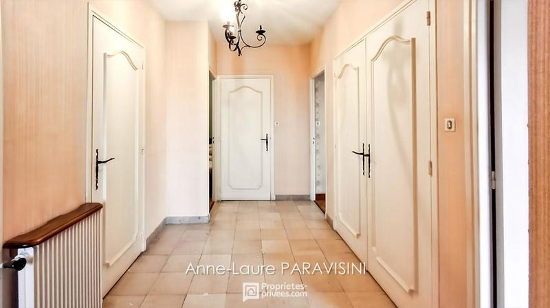 Maison - 267 m² - 10 pièces