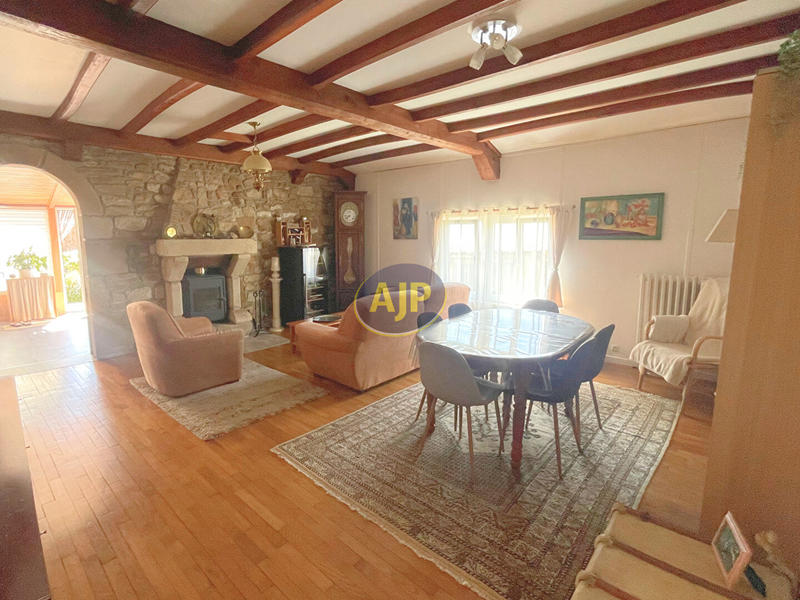 Maison - 94 m² - 5 pièces
