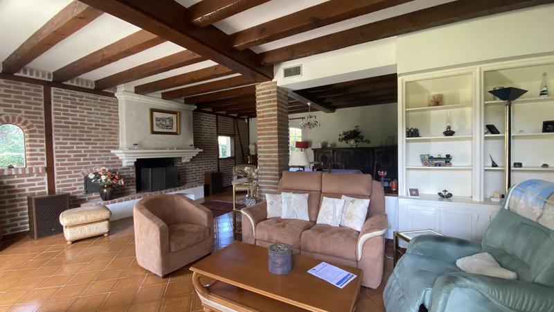 Maison - 210 m² - 6 pièces