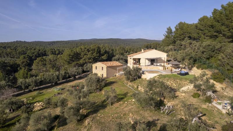 Propriété - 175 m² - 13 pièces