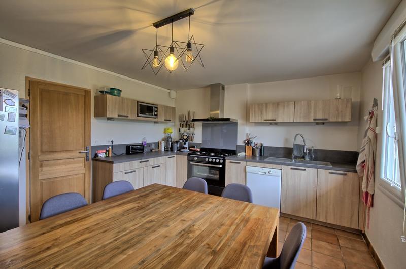 Maison traditionnelle - 181 m² - 7 pièces