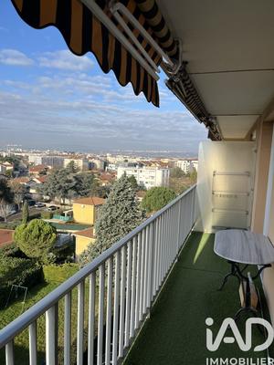 Appartement - 77 m² - 3 pièces