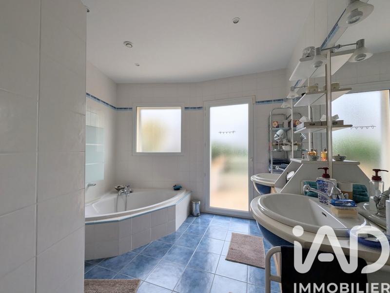 Maison de maîtres - 300 m² - 10 pièces