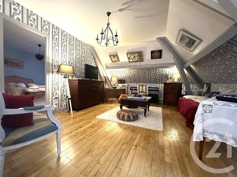 Propriété - 296 m² - 8 pièces