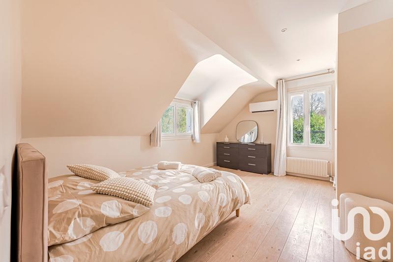 Maison - 180 m² - 7 pièces