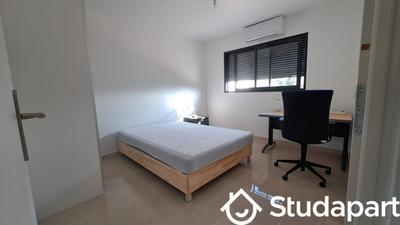 Chambre - 12 m² - 1 pièce