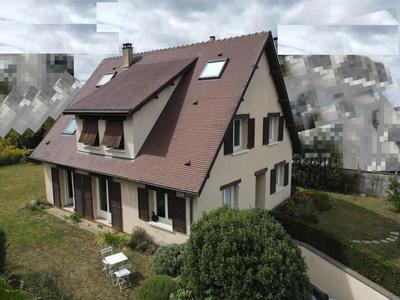 Maison - 175 m² - 12 pièces