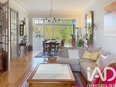 Maison - 240 m² - 10 pièces