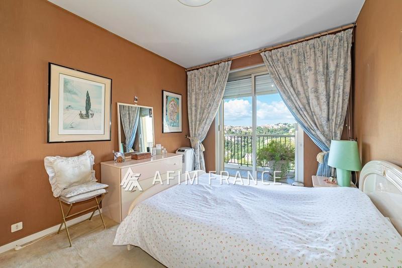 Appartement - 205 m² - 6 pièces