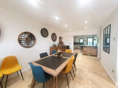 Maison - 123 m² - 5 pièces