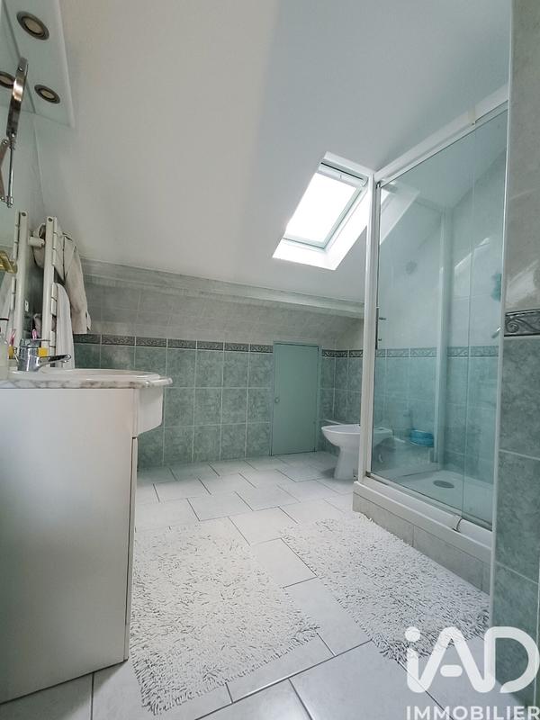 Maison - 226 m² - 9 pièces