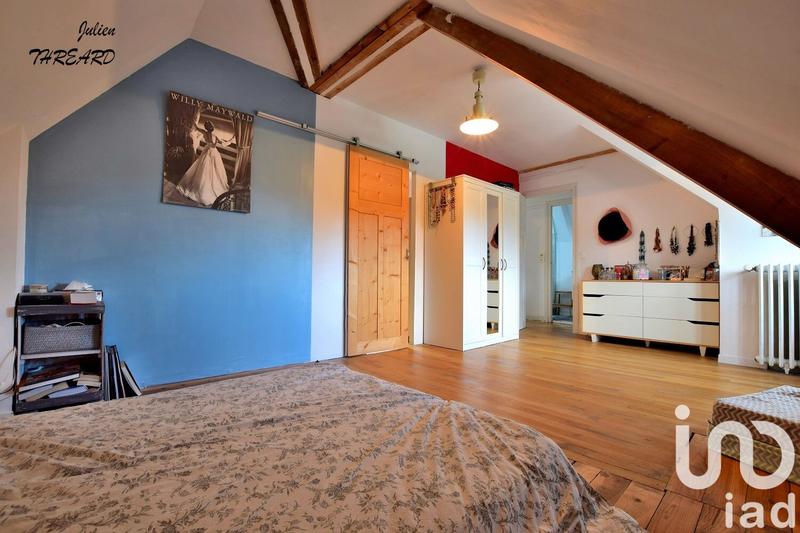 Maison - 240 m² - 8 pièces