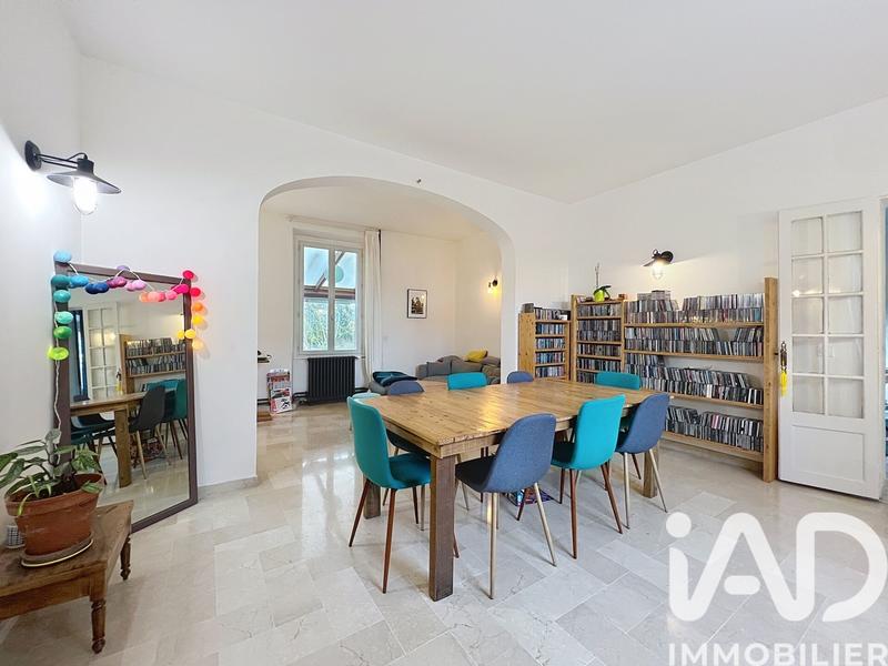 Maison - 241 m² - 7 pièces