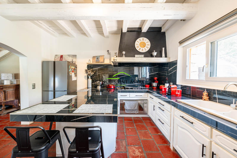 Maison - 208 m² - 5 pièces