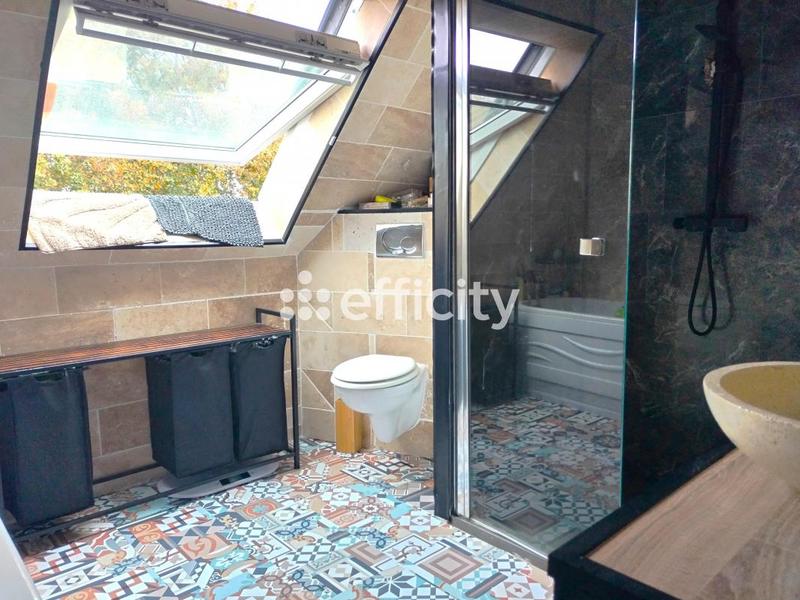 Maison - 93 m² - 5 pièces