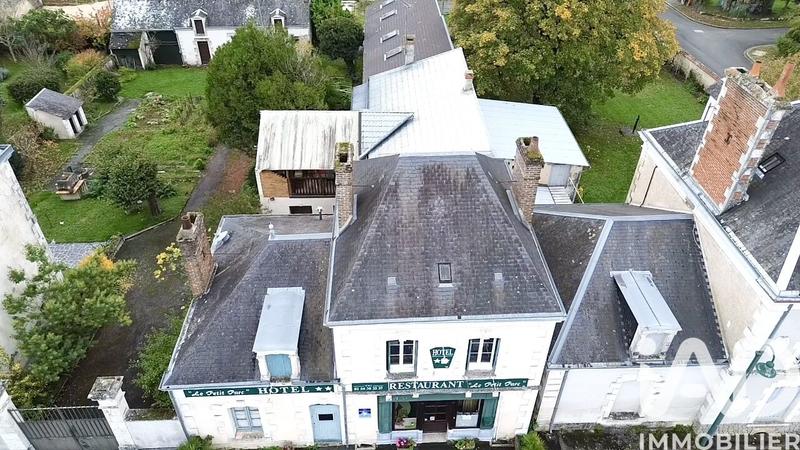 Maison - 403 m² - 16 pièces