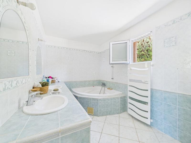 Maison - 112 m² - 3 pièces