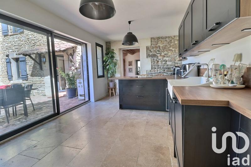 Maison - 203 m² - 7 pièces