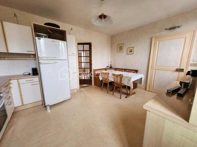 Maison de ville - 260 m² - 9 pièces