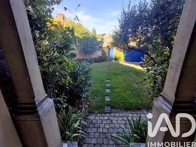 Maison - 181 m² - 6 pièces