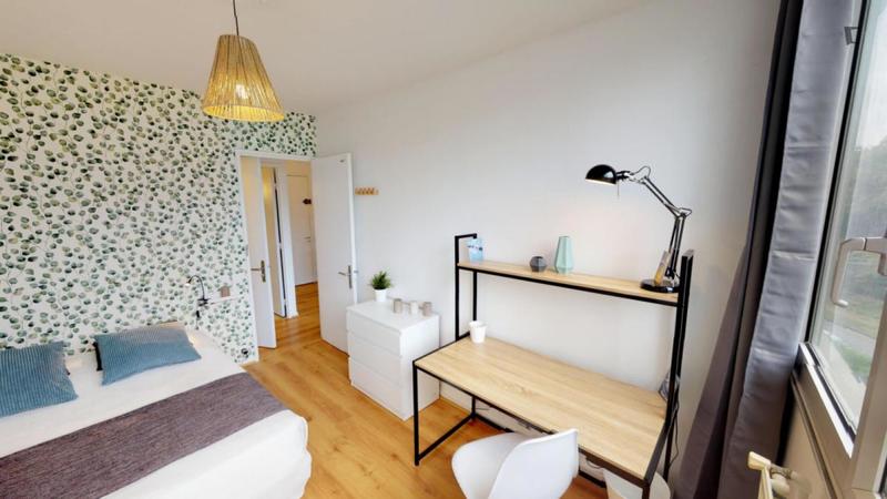 Chambre - 10 m² - 5 pièces