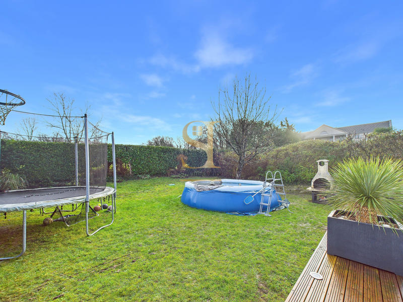 Maison - 95 m² - 5 pièces