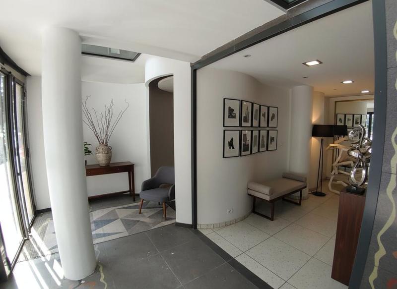 Local commercial - 300 m² - 3 pièces