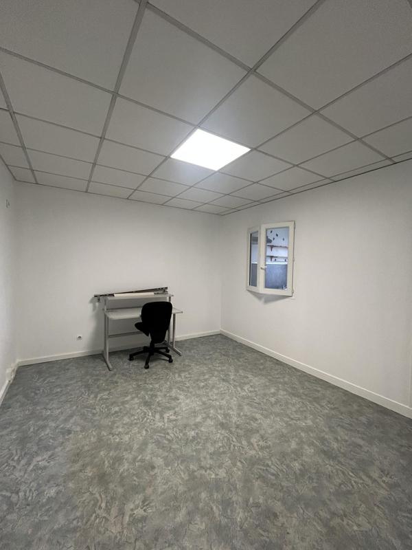 Local commercial - 215 m²