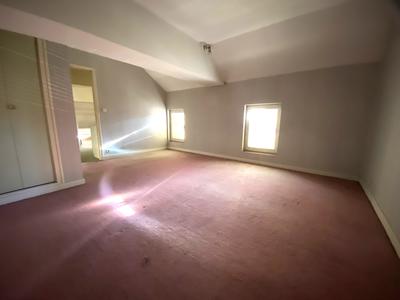 Maison traditionnelle - 232 m² - 8 pièces